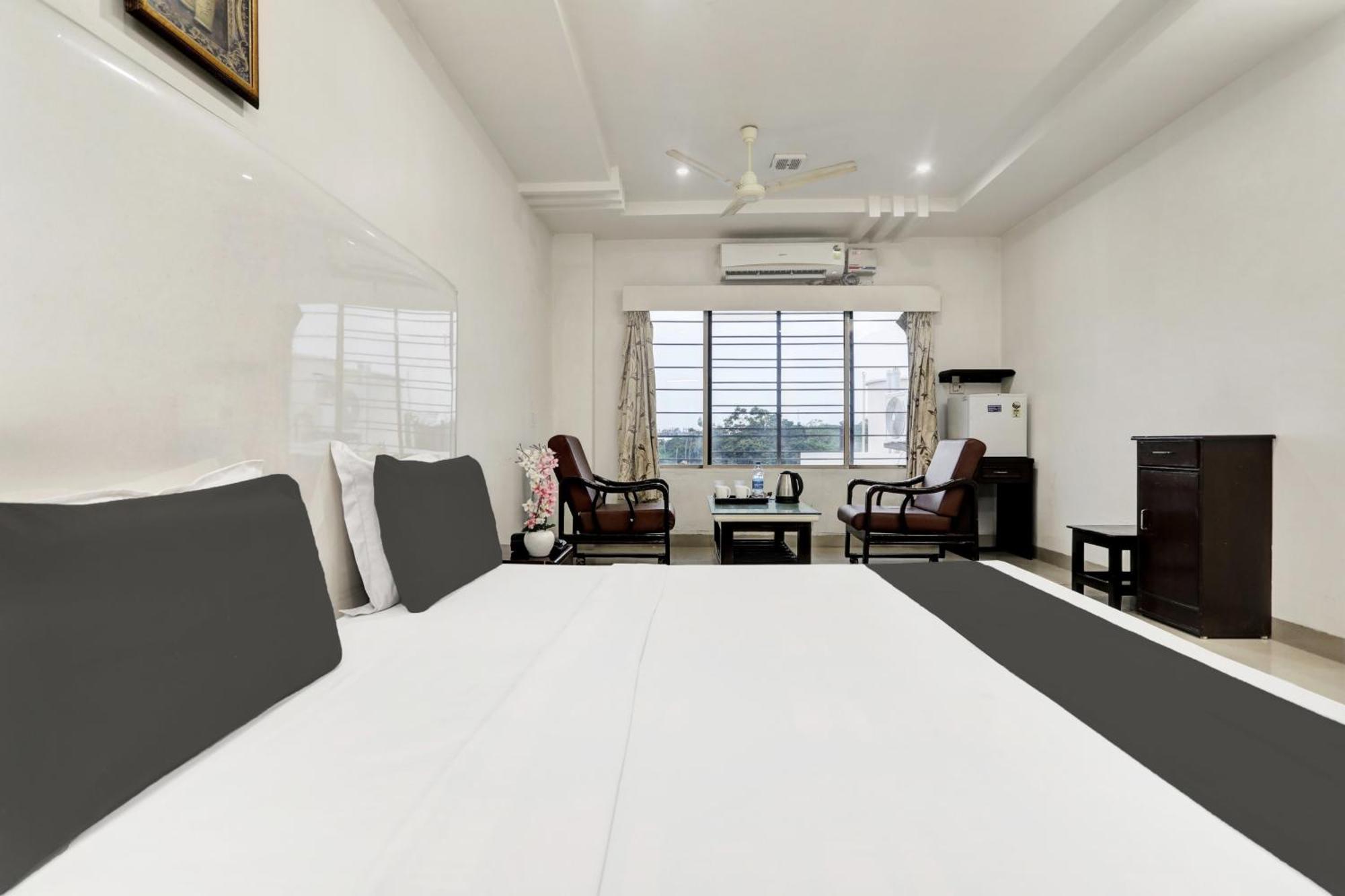 Townhouse Eluru Hotel Exterior foto