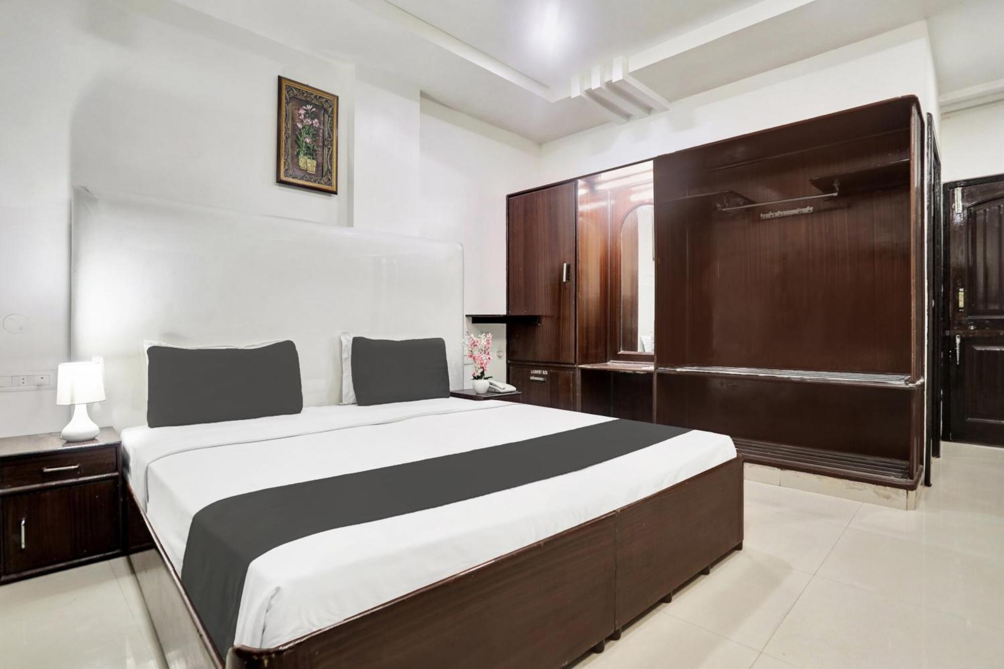Townhouse Eluru Hotel Exterior foto