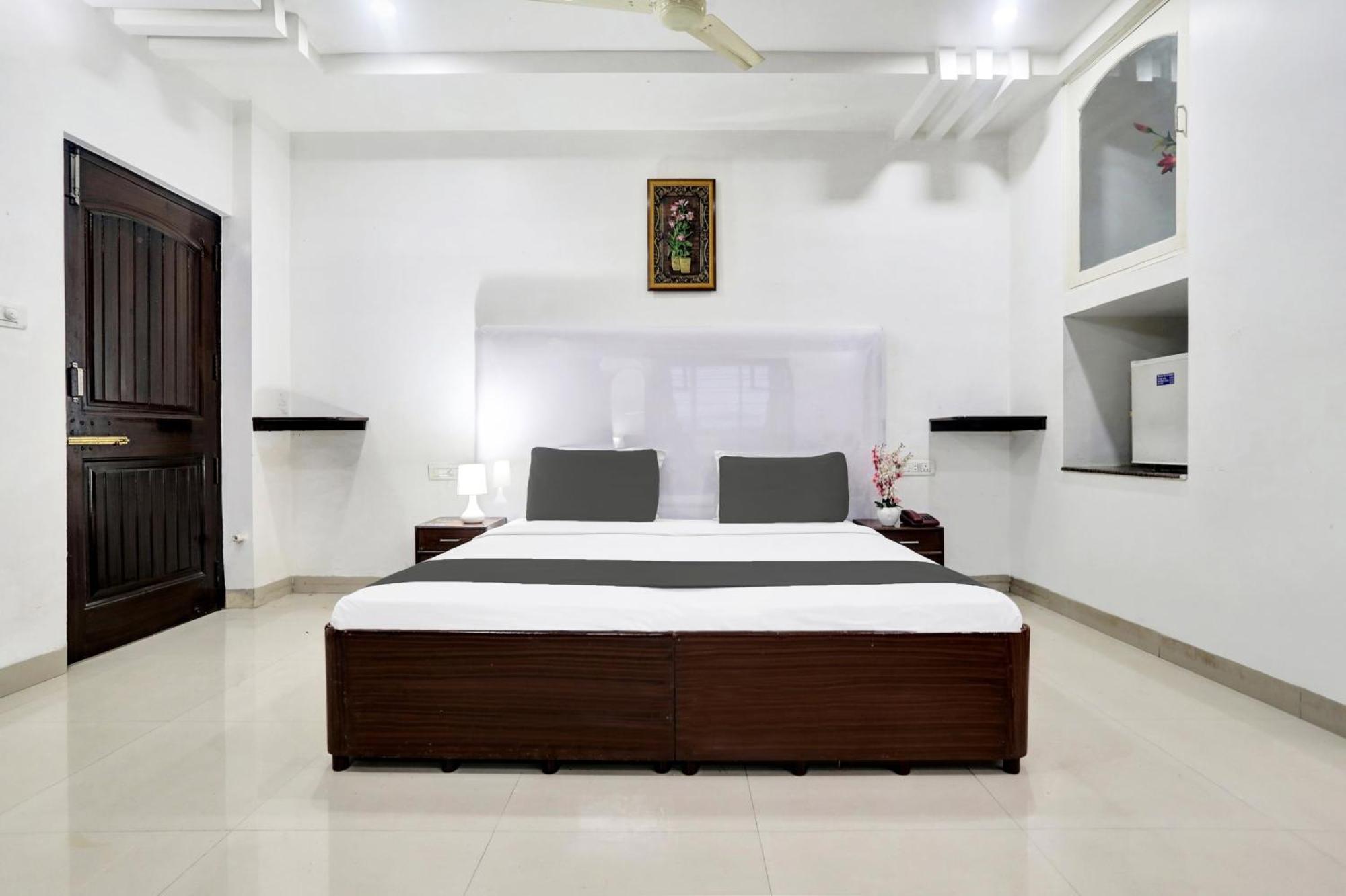 Townhouse Eluru Hotel Exterior foto